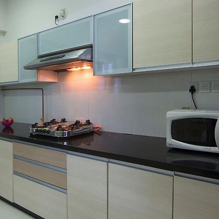 مبيت وإفطار بونة Amanora Park Town المظهر الخارجي الصورة