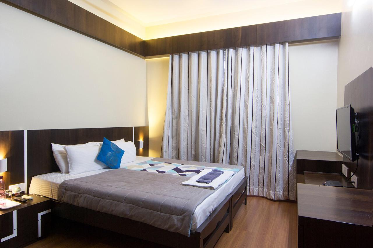 مبيت وإفطار بونة Amanora Park Town المظهر الخارجي الصورة